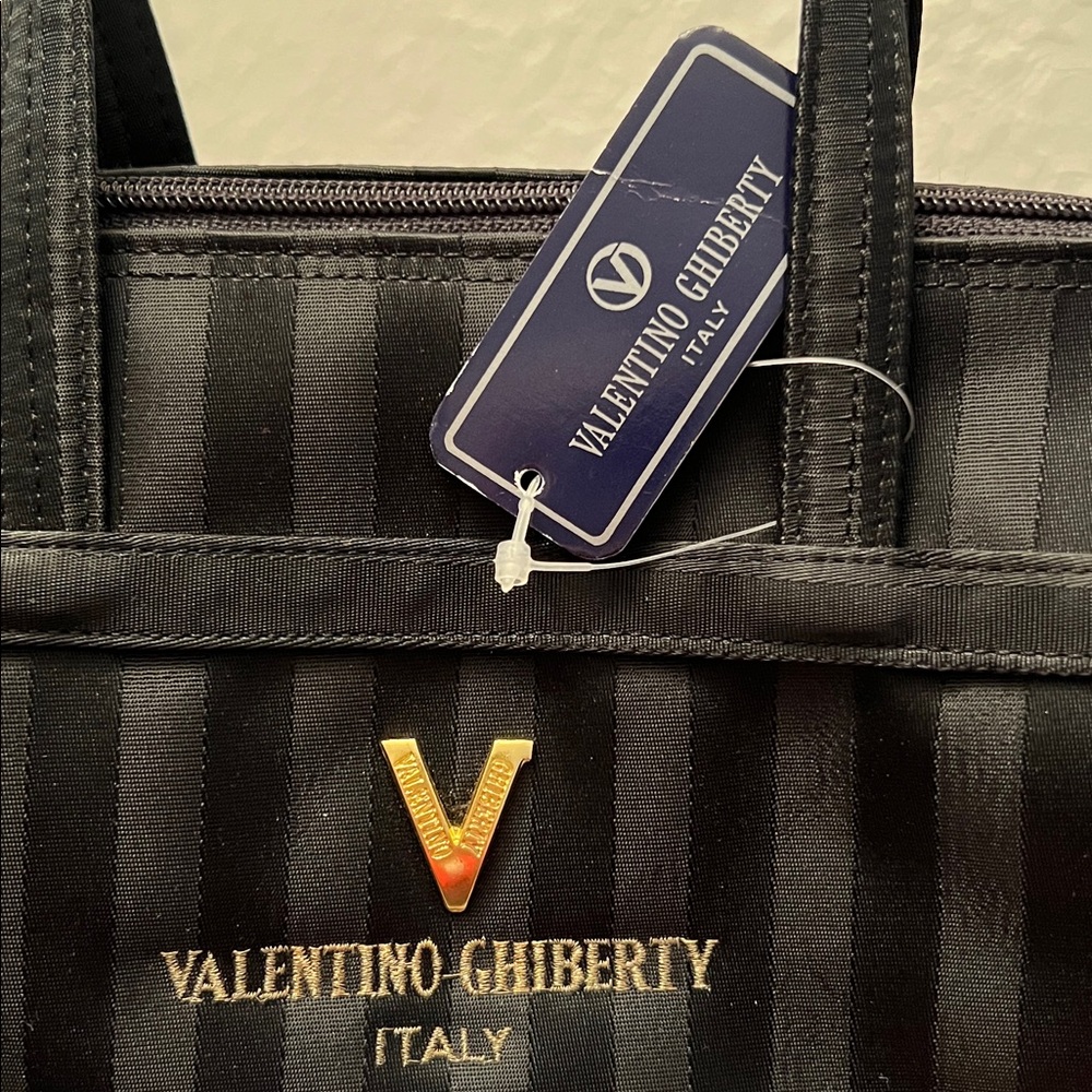 VALENTINO GHIBERTY ITALY RARE NWT VINTAGE BLACK COSMETIC BAG WITH COSMETICS - Picture 15 of 16